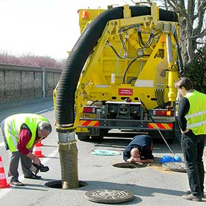 تخلیه چاه آبعلی09926145664با تانکر بزرگ وکوچک